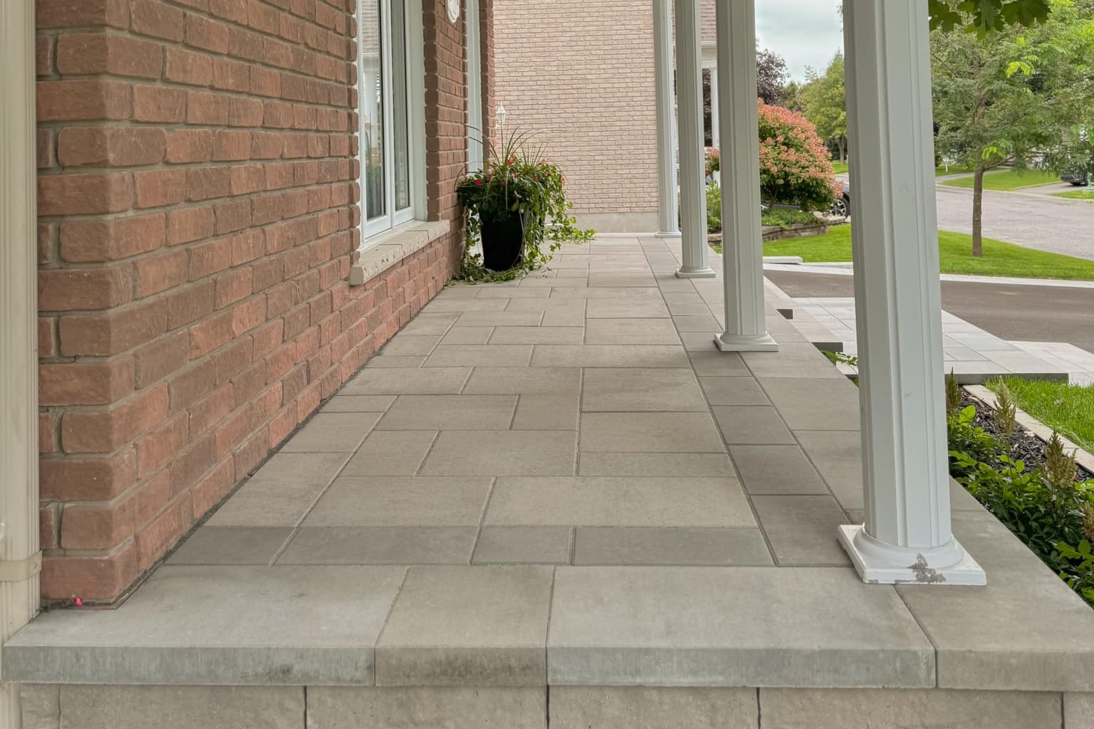 Trottoir en pavé uni
